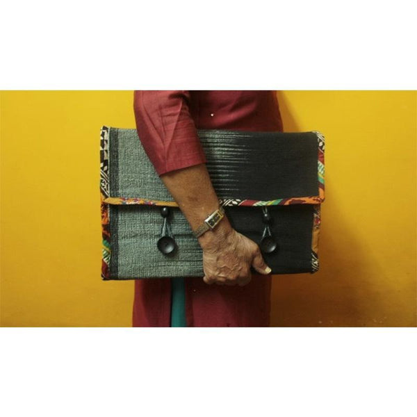 Laptop Sleeve Made with Hibiscus Fibre - Grey (38.1cm)