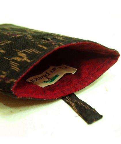 Ikat Print Tablet Sleeve (02) - Black and Cream