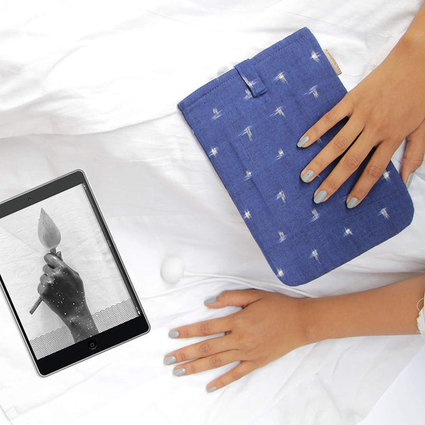 Ikat Print Tablet Sleeve (03) - Blue and White