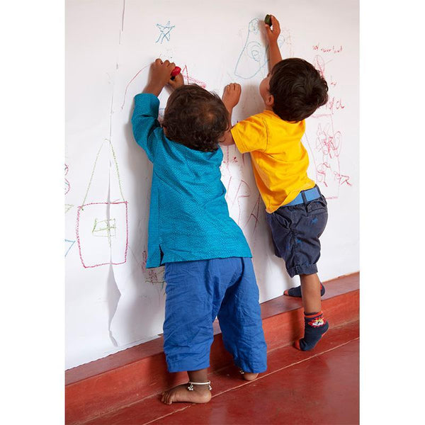 Child-Safe Crayons Made of Beeswax and Natural Dyes - Box of 8