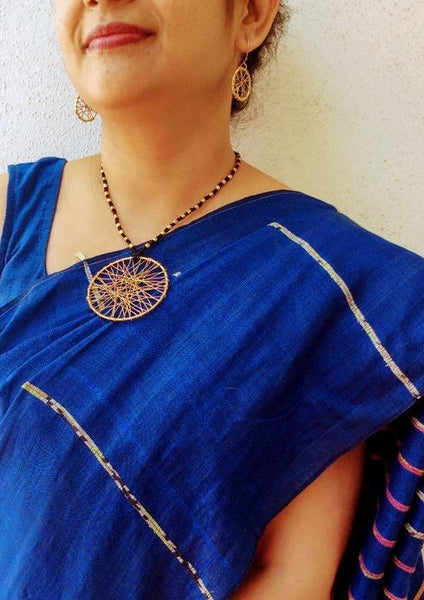 Handcrafted Round Jaali Mala Set ( Black Thread)