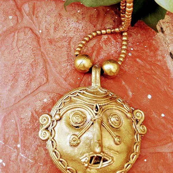 Handmade Dokra Round figurehead Pendant set on brass beads