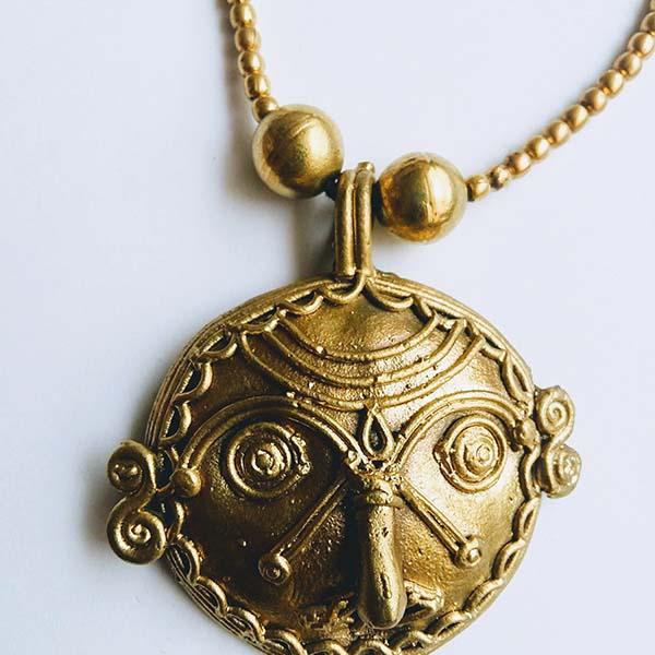 Handmade Dokra Round figurehead Pendant set on brass beads