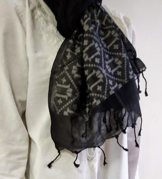 Handloom Black White Cotton Dhakai Jamdani Stole created by traditional artisans from East India