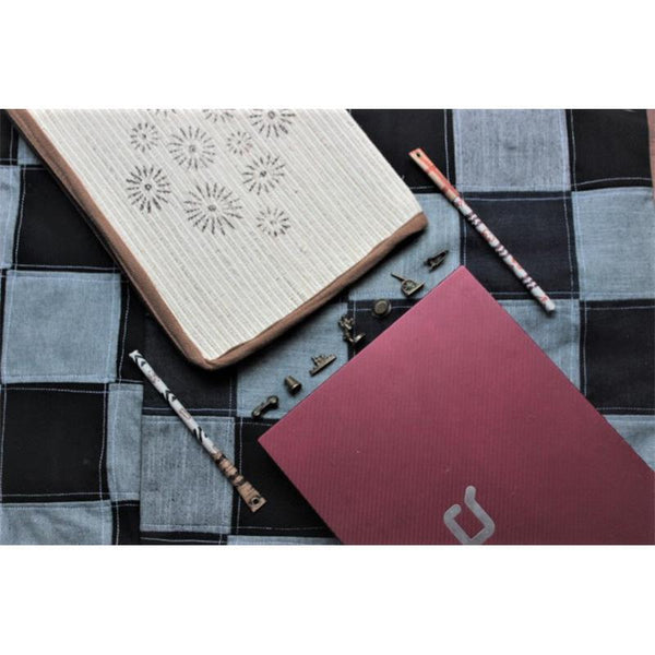 MacBook Air Sleeve Made with Woven Banana and Hibiscus Fibre - Milkweed Motif