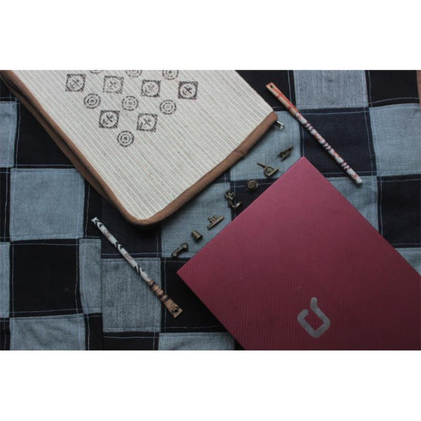 MacBook Air Sleeve Made with Woven Banana and Hibiscus Fibre - Suite 16 Motif