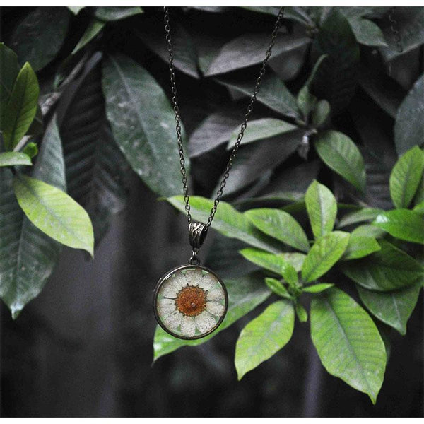Round Pendant Necklace with Hand-Pressed White Daisy