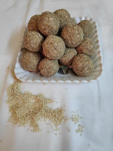Nuvvula Laddu (Sesame Seeds), 1 Kg