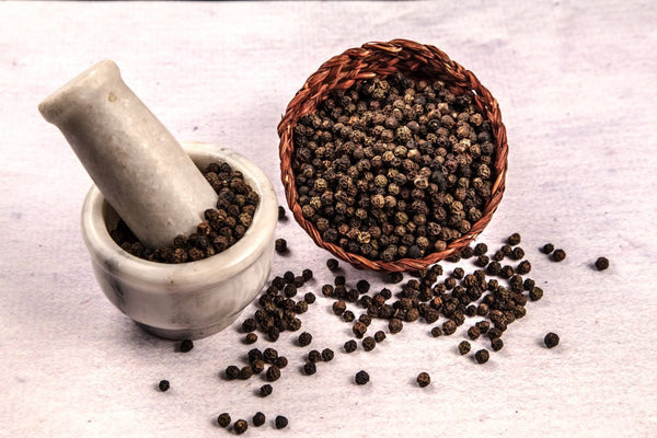 Organic Whole Black Peppercorns (Kali Mirchi)