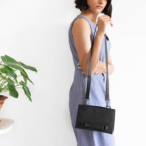 Cork Fabric Palm Clutch Bag - Black