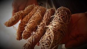 Handwoven Banana Fibre Placemats and Runner (Natural)