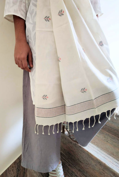 Handloom Ivory White Red Floral Dhakai Jamdani Stole created by traditional artisans from East India
