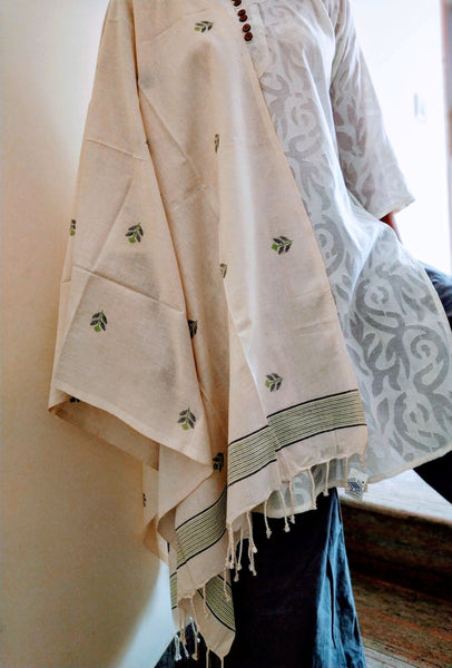 Handloom Ivory White Green Floral Dhakai Jamdani Stole created by traditional artisans from East India